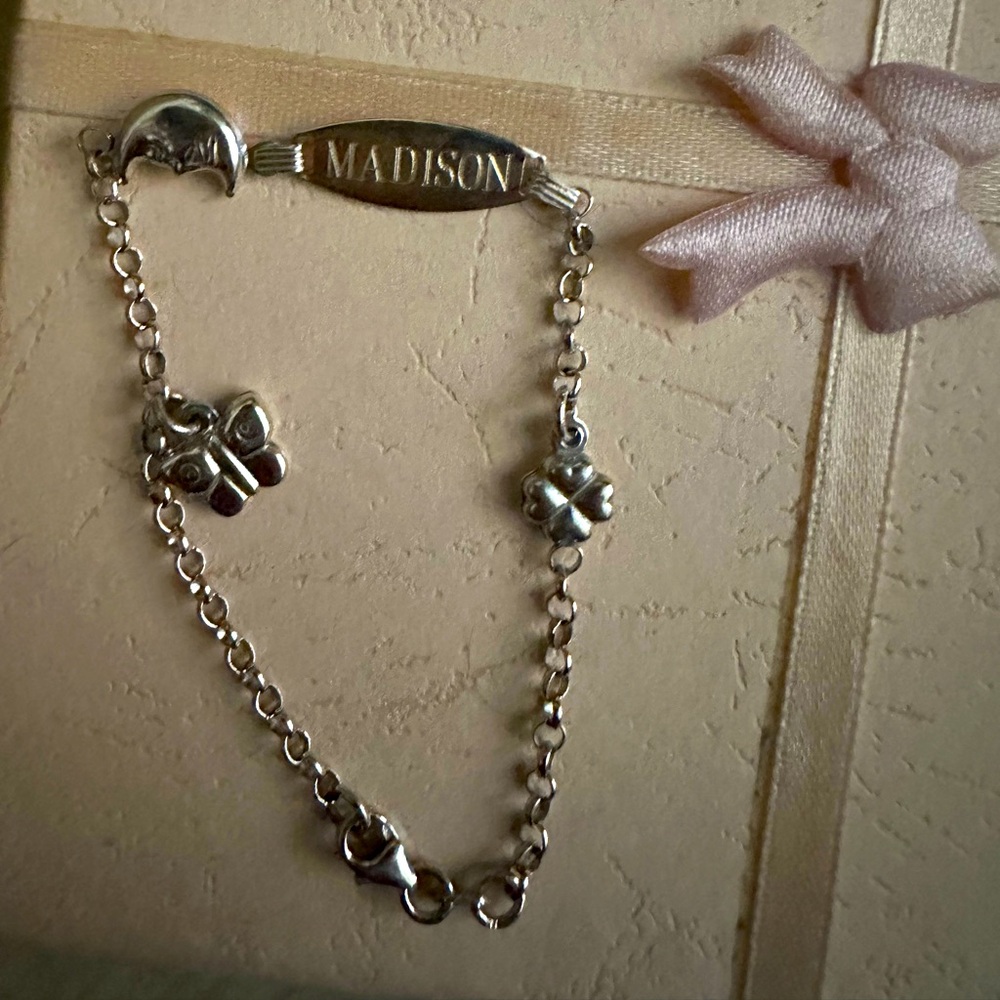 14K White Gold baby bracelet “Madison”